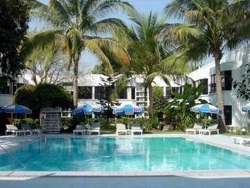 Hotel Mandalay Swan