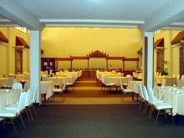 Hotel Mandalay Swan