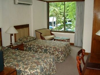Hotel Mandalay Swan