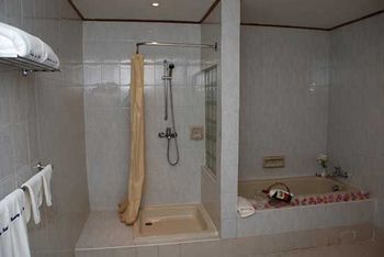 Hotel Mandalay Swan