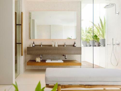 Villa Noku Beach House - An Elite Haven
