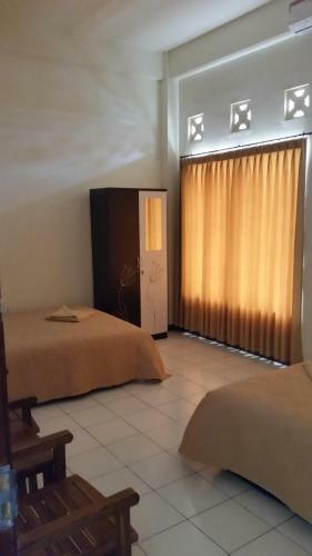Hostal Tempatku Indonesian Restaurant And Rooms