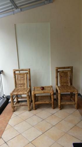 Hostal Tempatku Indonesian Restaurant And Rooms
