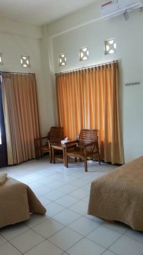 Hostal Tempatku Indonesian Restaurant And Rooms