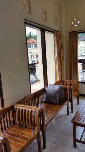 Hostal Tempatku Indonesian Restaurant And Rooms