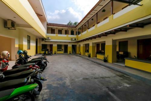 Hostal Reddoorz @ Slamet Riyadi