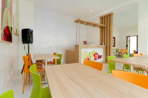 Hostal Reddoorz @ Slamet Riyadi