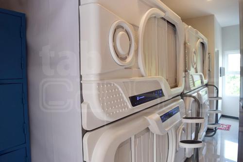 Tab Capsule Hotel - Kayoon Surabaya