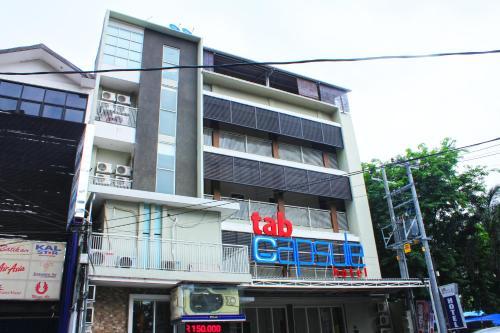 Tab Capsule Hotel - Kayoon Surabaya