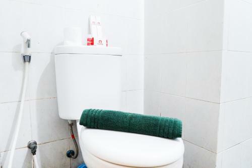 Relax & Comfy 2br Apartment At Puri Mas By Travelio