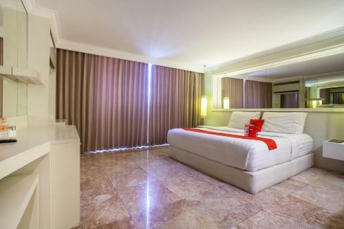 Hotel Reddoorz Plus @ Hr Muhammad
