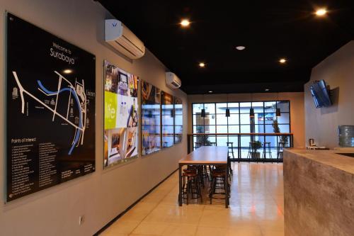 Bed & Breakfast Livinn Hostels Gubeng Station Surabaya