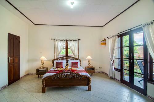 Hostal Mesari House
