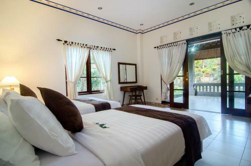 Hostal Mesari House