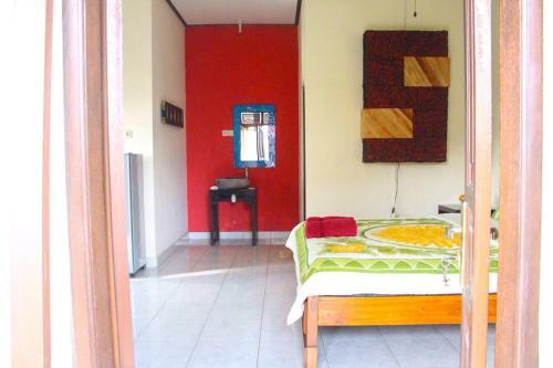 Hostal Parmini Guest House (formerly Internal Pelangi 2 Guesthouse)