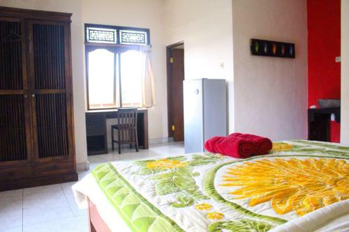 Hostal Parmini Guest House (formerly Internal Pelangi 2 Guesthouse)