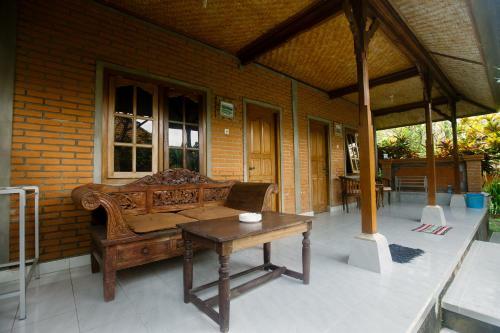 Hostal Parmini Guest House (formerly Internal Pelangi 2 Guesthouse)