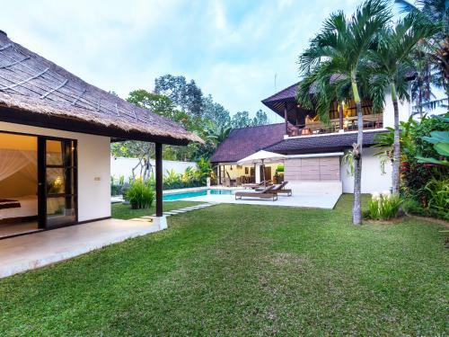 Villa Candi Kecil Empat