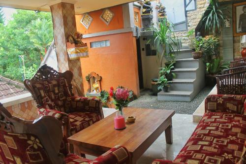 Hostal Gusti House