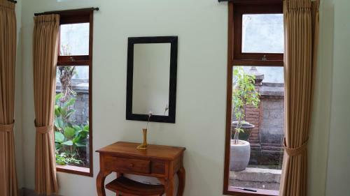Hostal Utari House