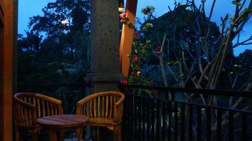 Hostal Utari House