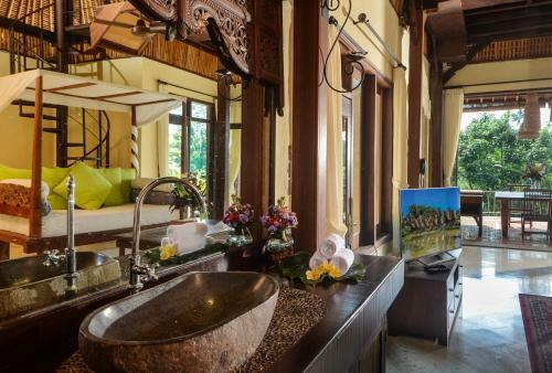 Tebing Villa