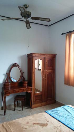 Bed & Breakfast Kasih Sayang House