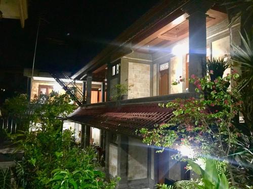 Hostal Ari House