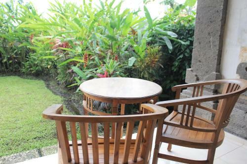 Bed & Breakfast Bombom House