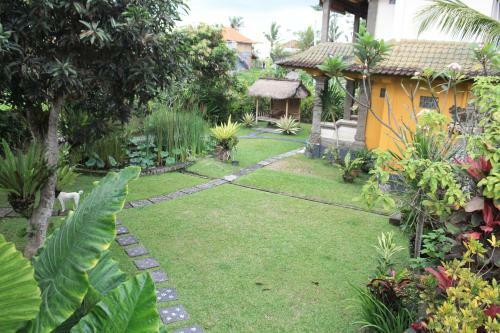 Bed & Breakfast Bombom House