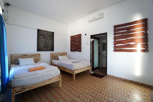 Hostal Nyoman & Nyoman Bingin Beach