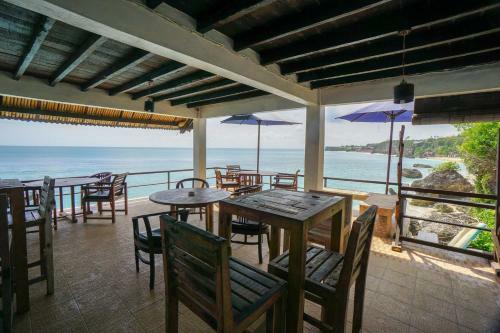 Hostal Nyoman & Nyoman Bingin Beach