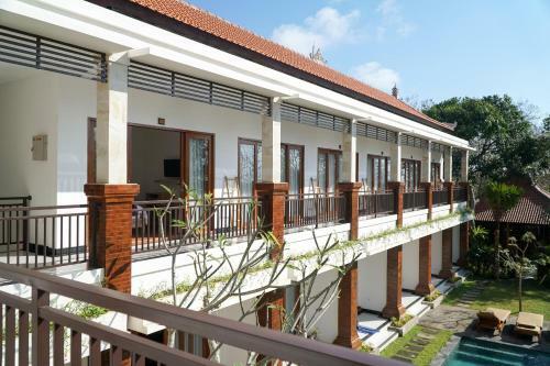 Hostal Seno Guesthouse & Cafe