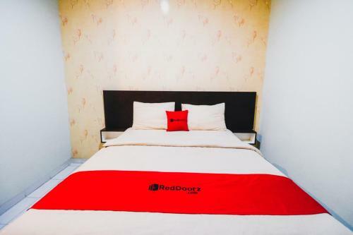 Hotel Reddoorz Plus Near Mall Panakukang 2