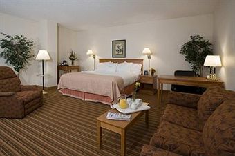 Hotel Doubletree Club By Hilton Dallas Farmers Branch