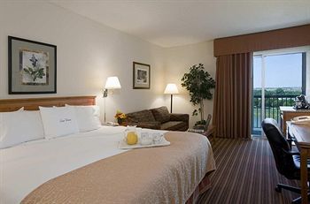 Hotel Doubletree Club By Hilton Dallas Farmers Branch