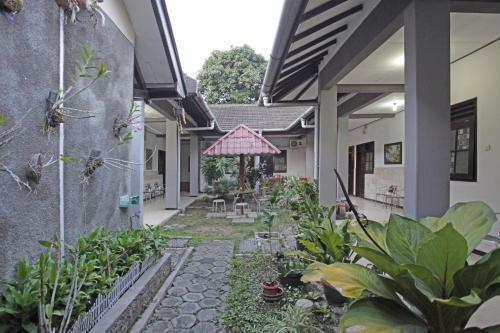 Hostal Reddoorz @ Soekarno Hatta 2