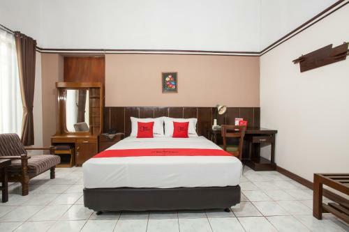 Hostal Reddoorz Near Balai Kota Malang