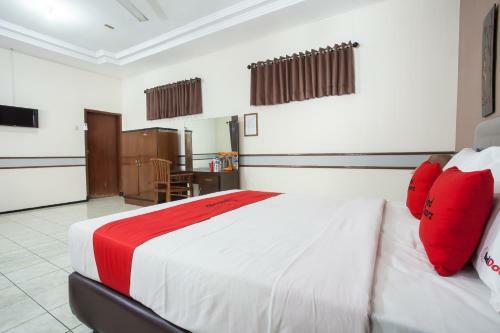 Hostal Reddoorz Near Balai Kota Malang