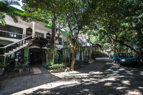Hostal Reddoorz Near Balai Kota Malang