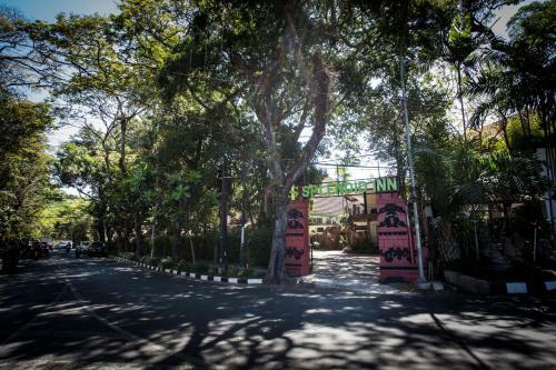 Hostal Reddoorz Near Balai Kota Malang