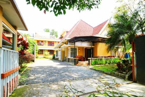 Hostal Armyn Luxury Guest House