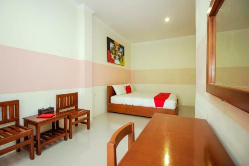 Hostal Reddoorz Near Jalan Jenderal Sudirman