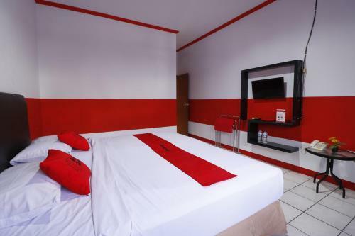Hostal Reddoorz Plus @ Samratulangi Manado