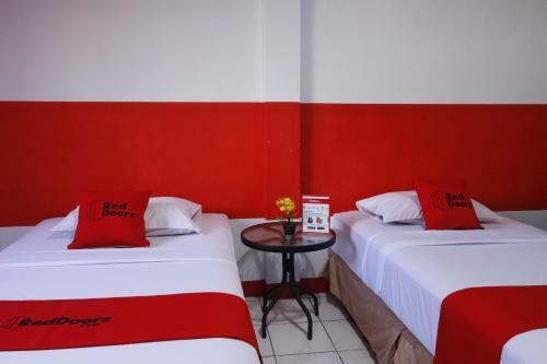 Hostal Reddoorz Plus @ Samratulangi Manado