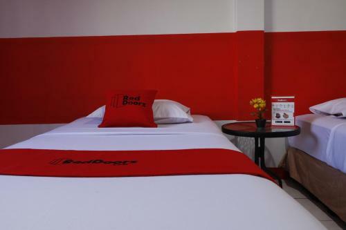Hostal Reddoorz Plus @ Samratulangi Manado