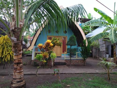 Hostal The Flower Cottages