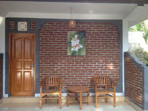 Kori Homestay And Warung Saron