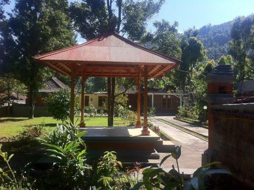 Kori Homestay And Warung Saron