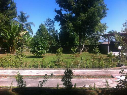 Kori Homestay And Warung Saron